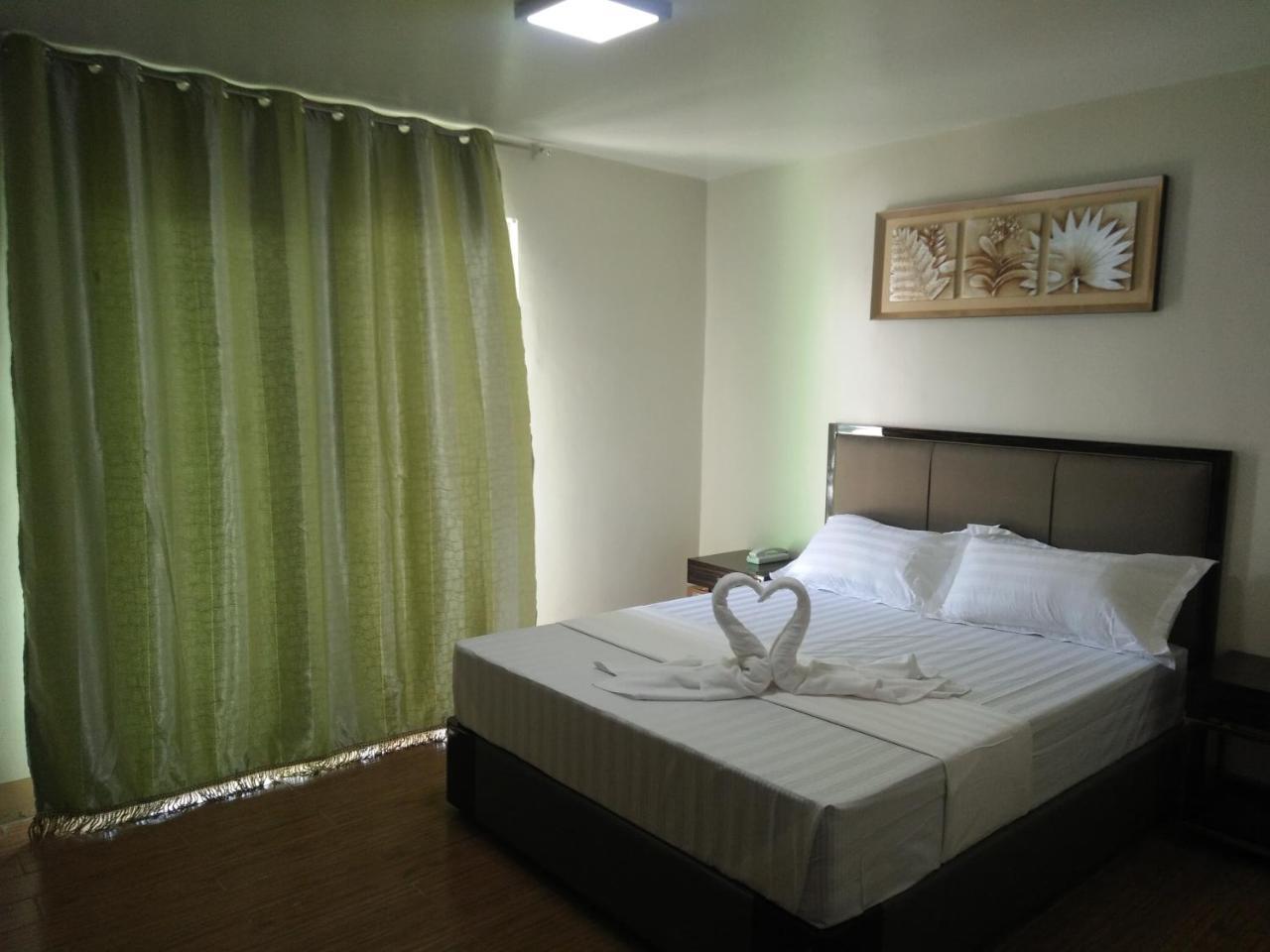 Meaco Royal Hotel - Batangas City Kültér fotó