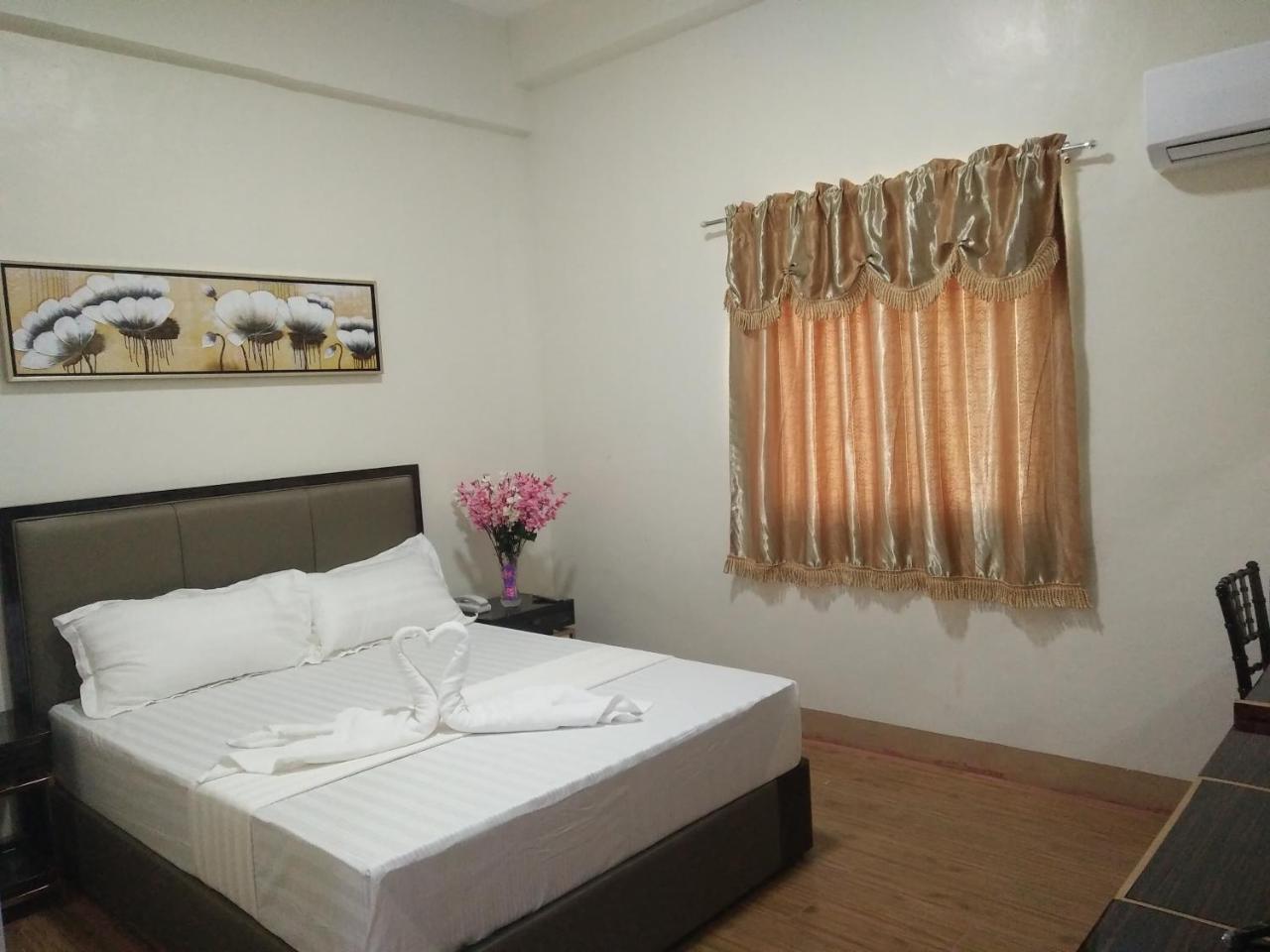 Meaco Royal Hotel - Batangas City Kültér fotó
