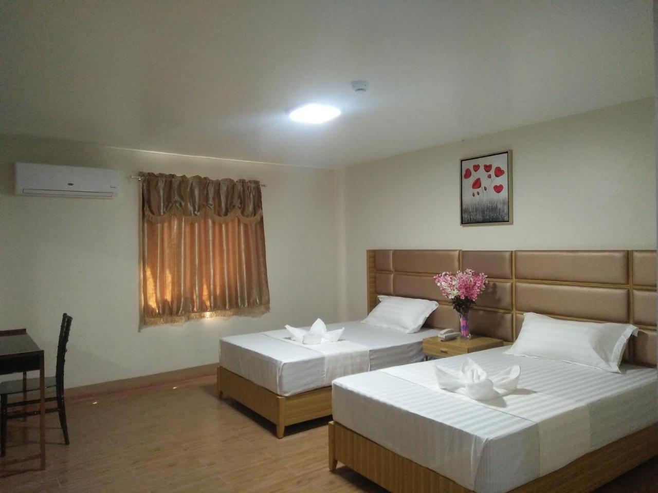 Meaco Royal Hotel - Batangas City Kültér fotó