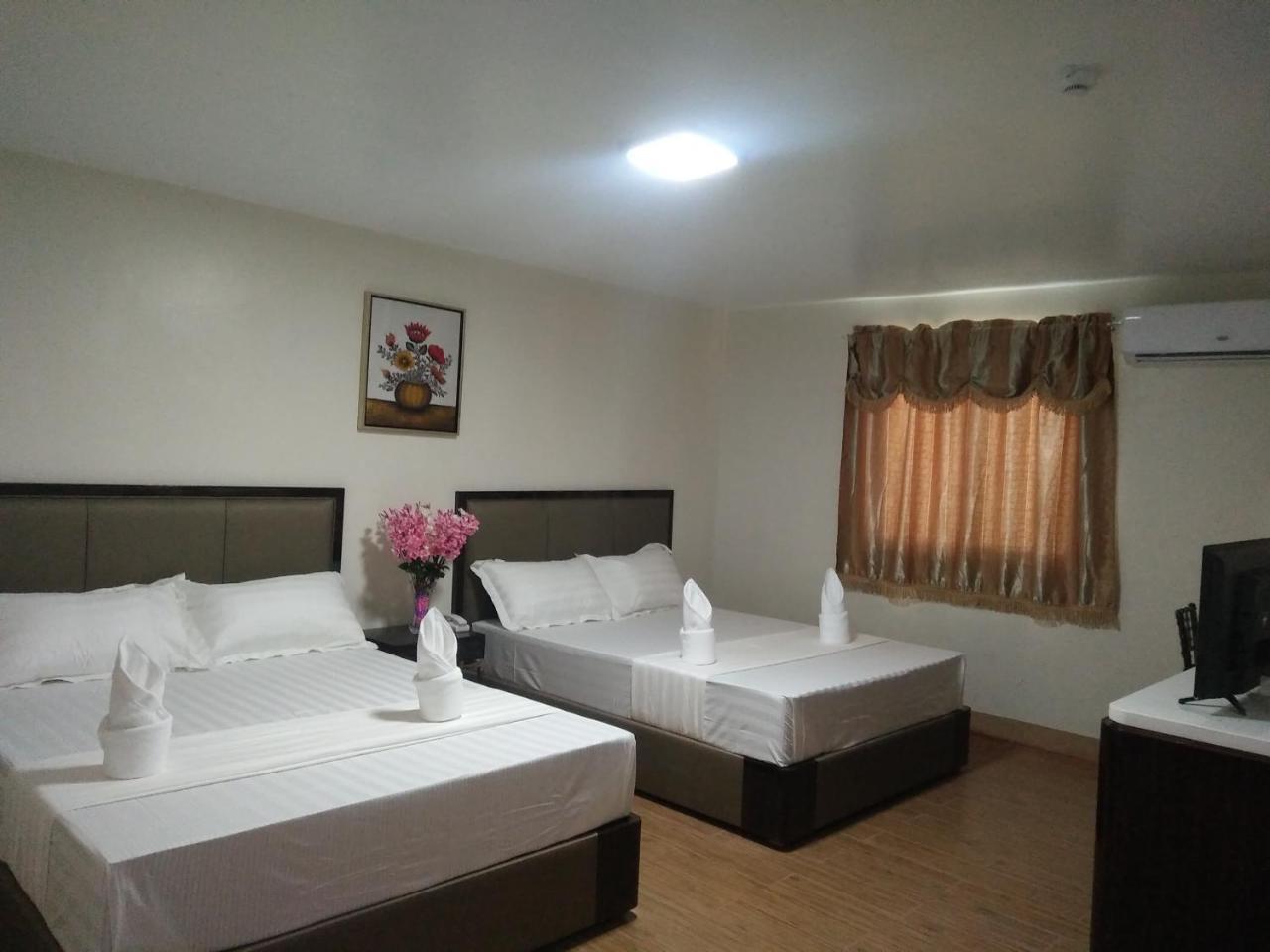 Meaco Royal Hotel - Batangas City Kültér fotó