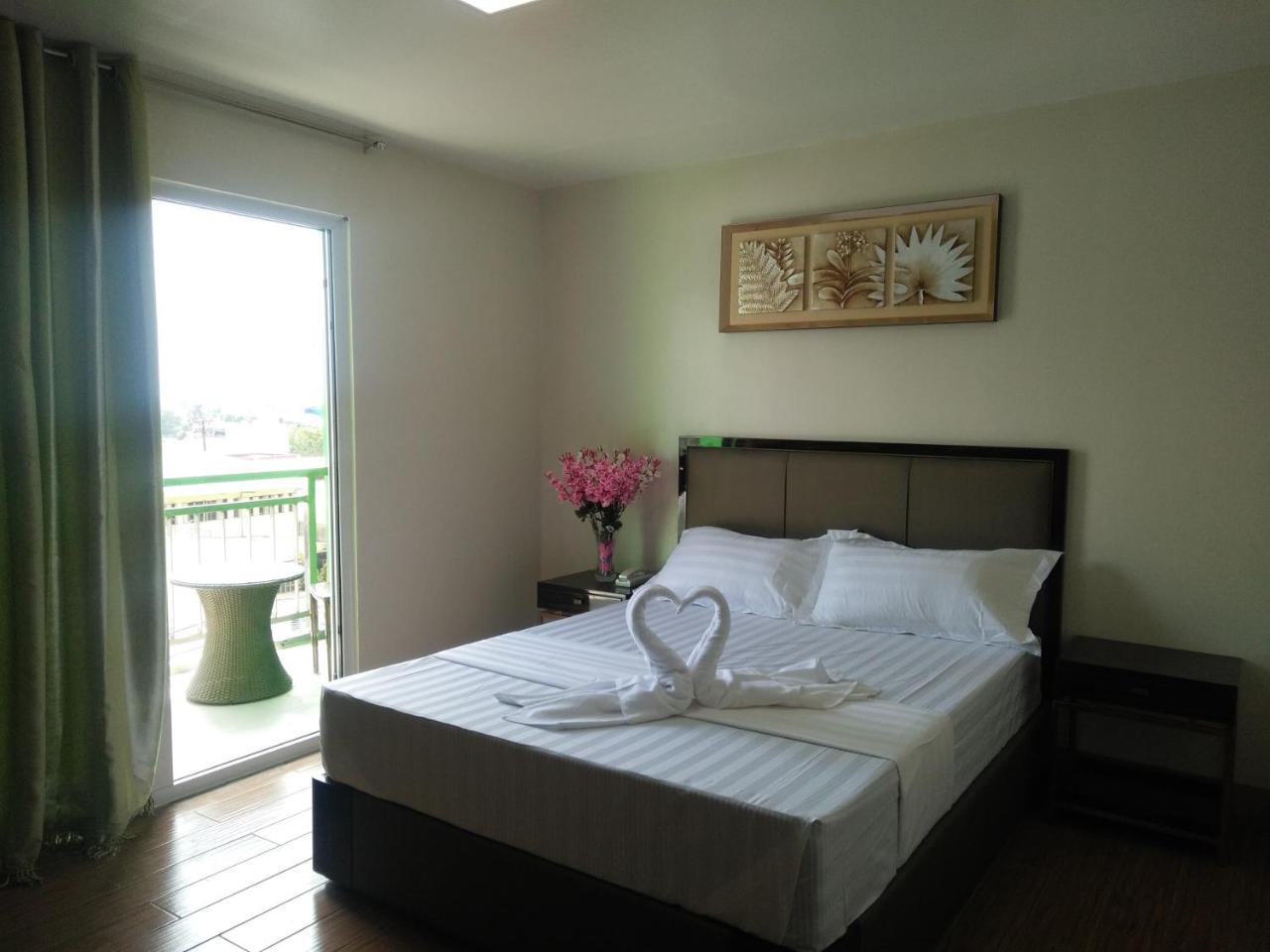 Meaco Royal Hotel - Batangas City Kültér fotó