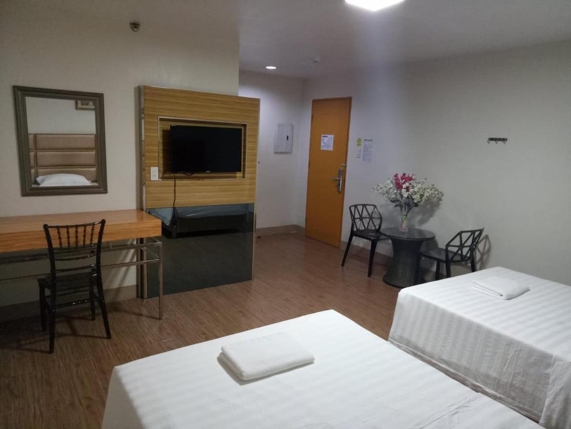 Meaco Royal Hotel - Batangas City Kültér fotó
