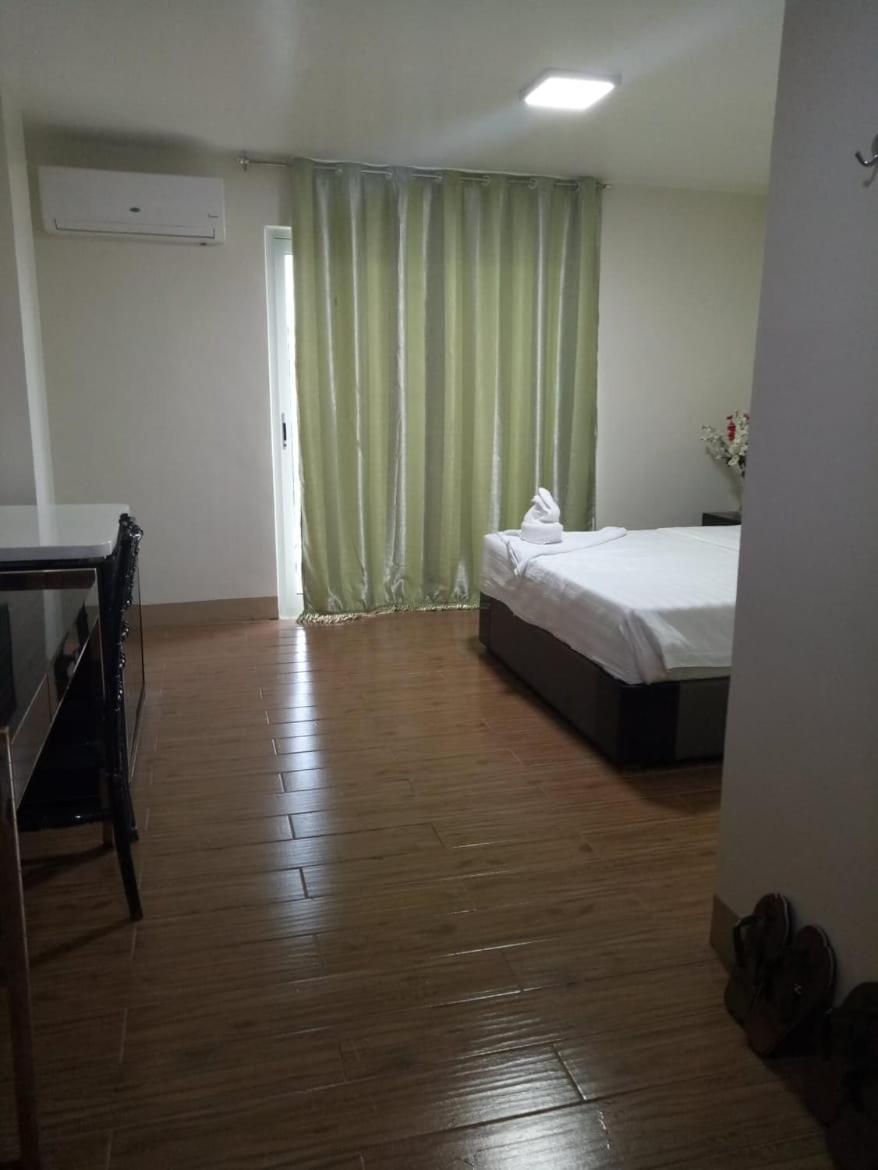 Meaco Royal Hotel - Batangas City Kültér fotó