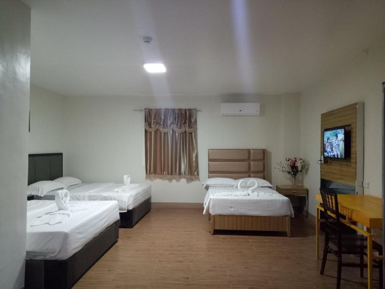 Meaco Royal Hotel - Batangas City Kültér fotó