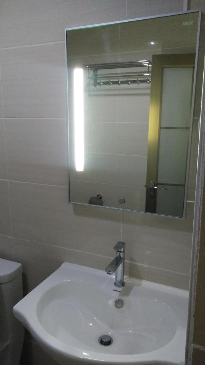 Meaco Royal Hotel - Batangas City Kültér fotó