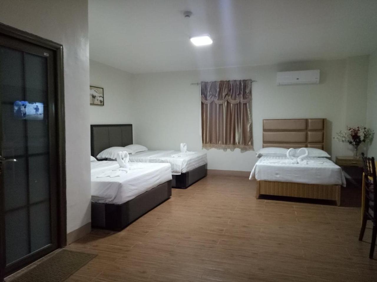 Meaco Royal Hotel - Batangas City Kültér fotó