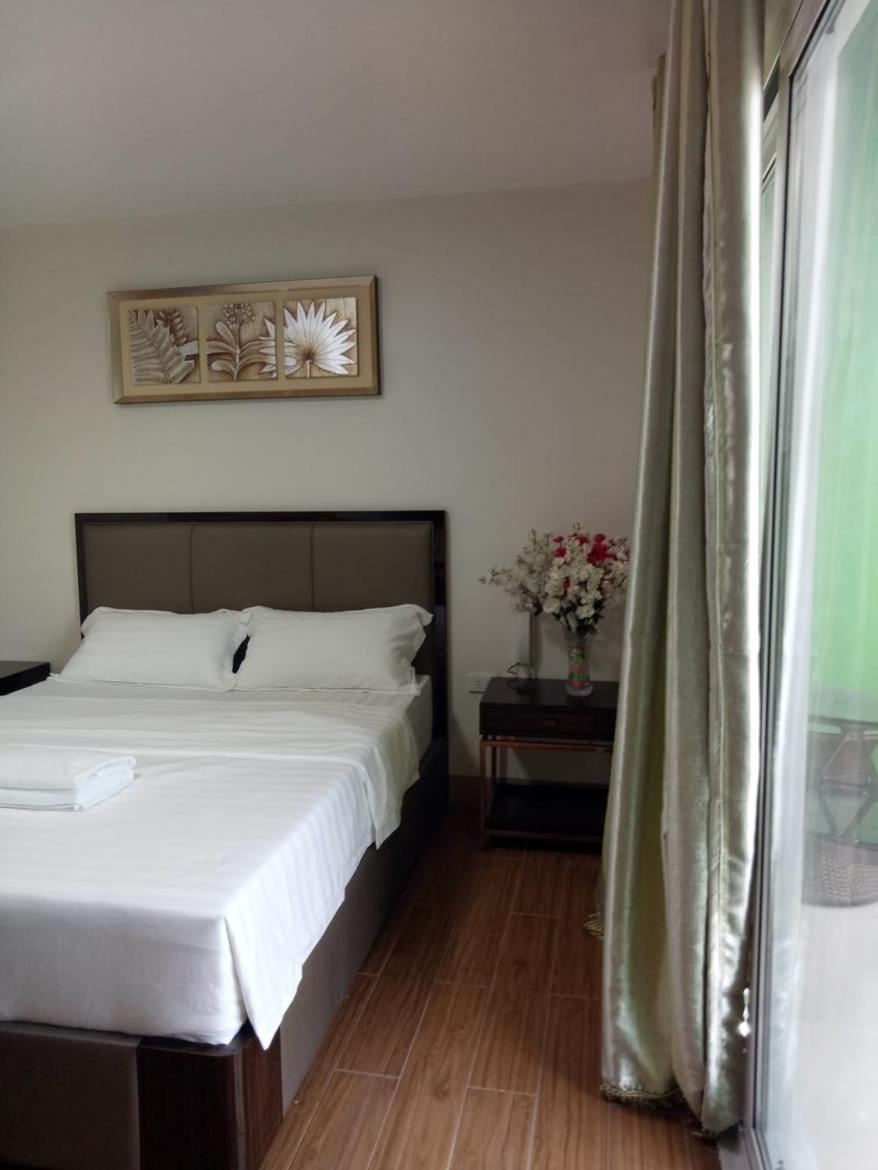 Meaco Royal Hotel - Batangas City Kültér fotó