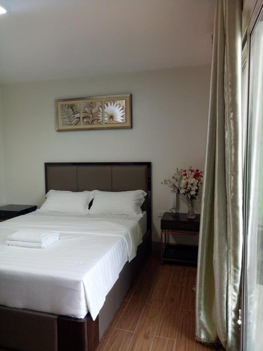 Meaco Royal Hotel - Batangas City Kültér fotó