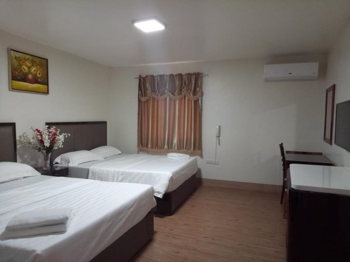 Meaco Royal Hotel - Batangas City Kültér fotó