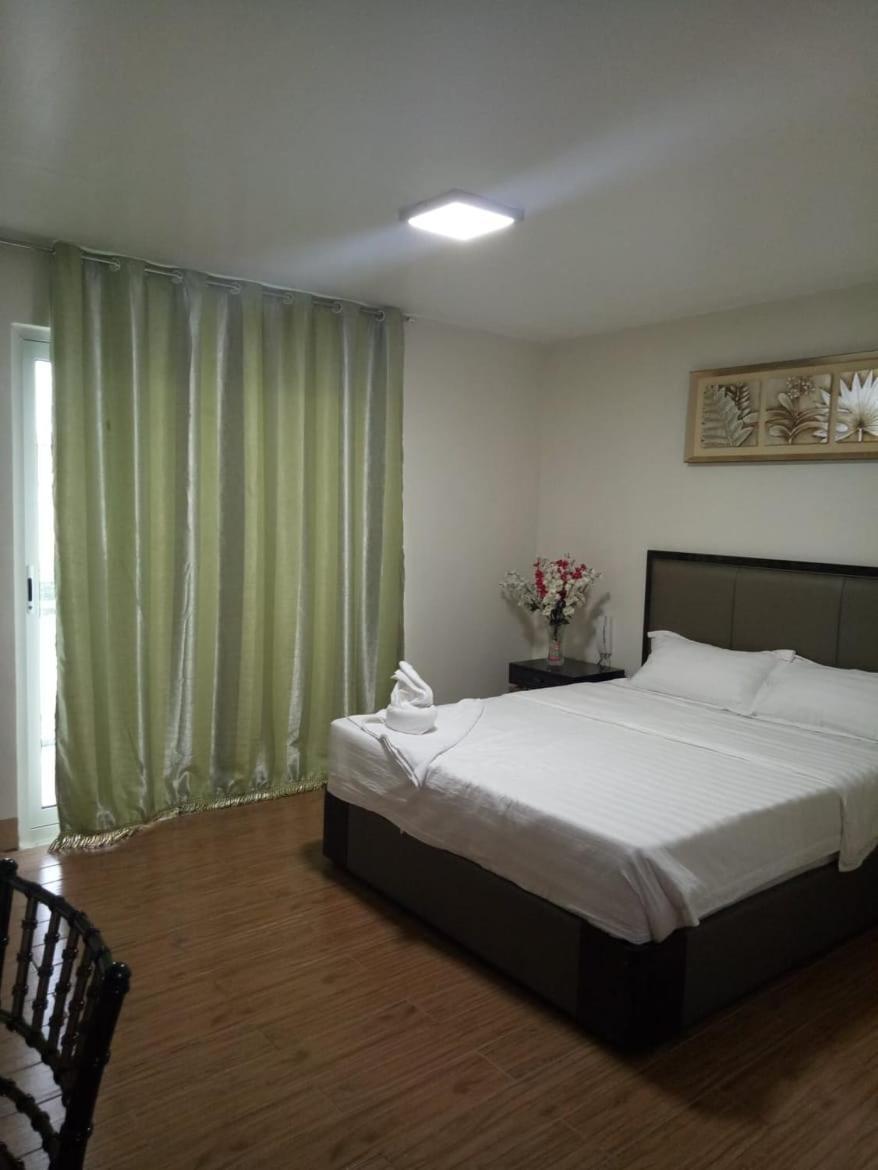 Meaco Royal Hotel - Batangas City Kültér fotó
